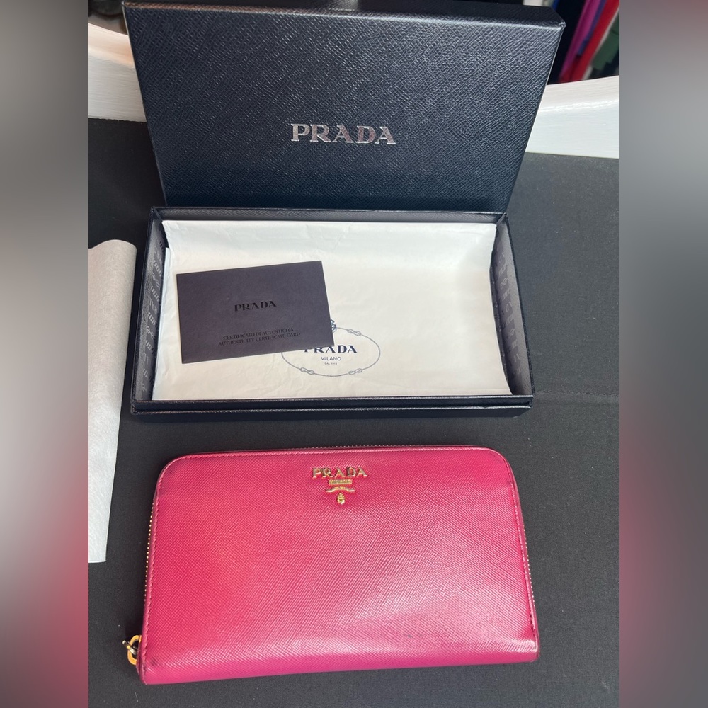 PRADA wallet - Picture 1 of 13